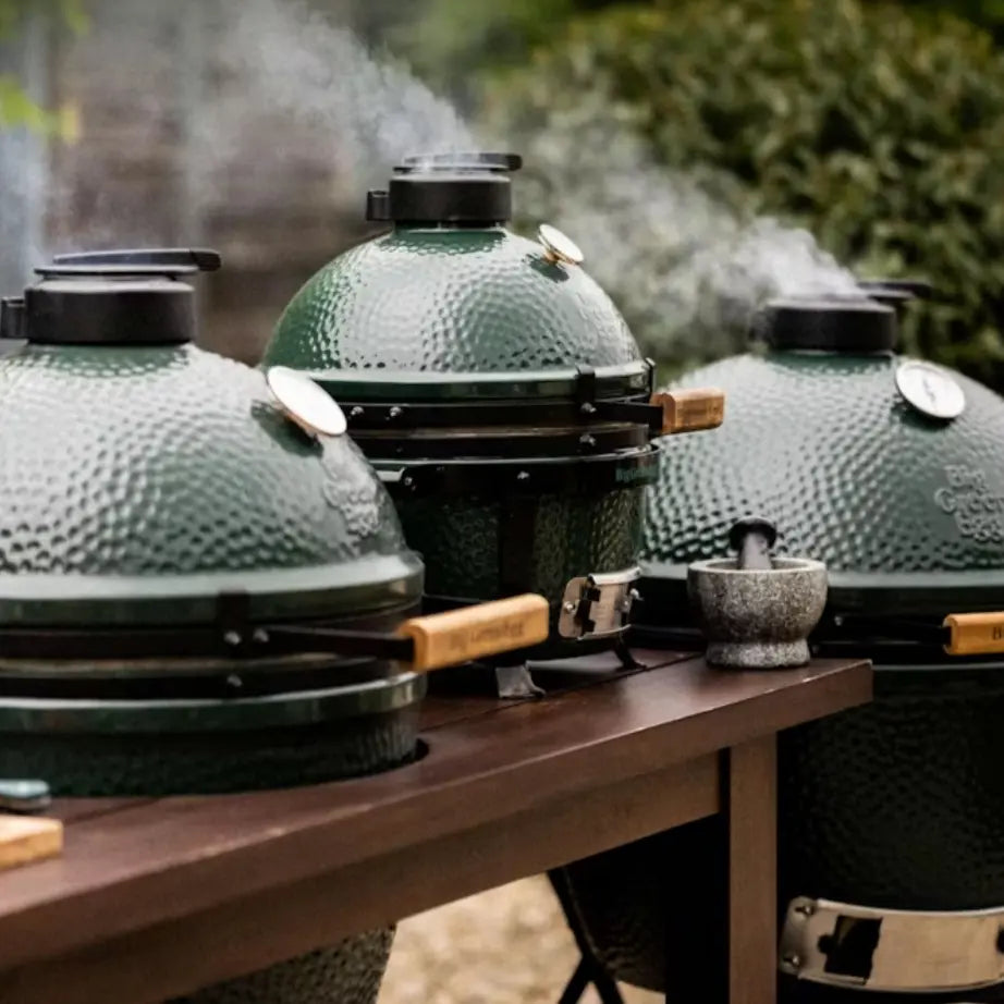 Big Green Egg -Big Green Egg Group of eggs